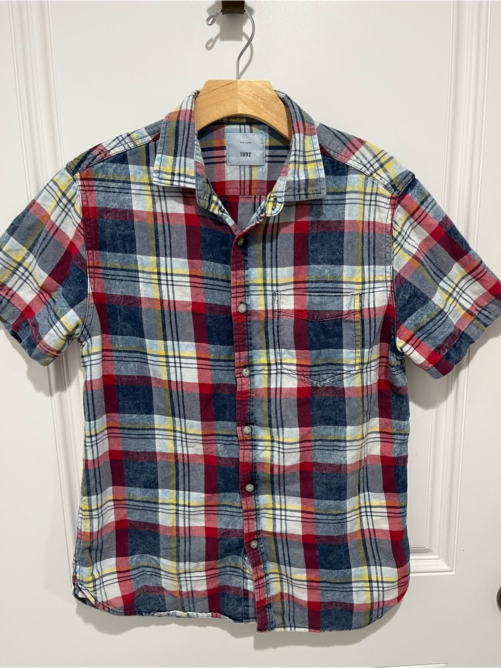 Casual Plaid Short-Sleeve Shirt in Red & Blue - Brand Zip Code